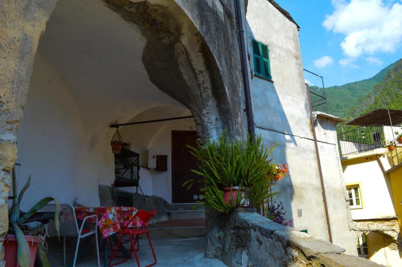 Alloggio U Sportegu Da E Monti A Giaia Badalucco Exterior photo