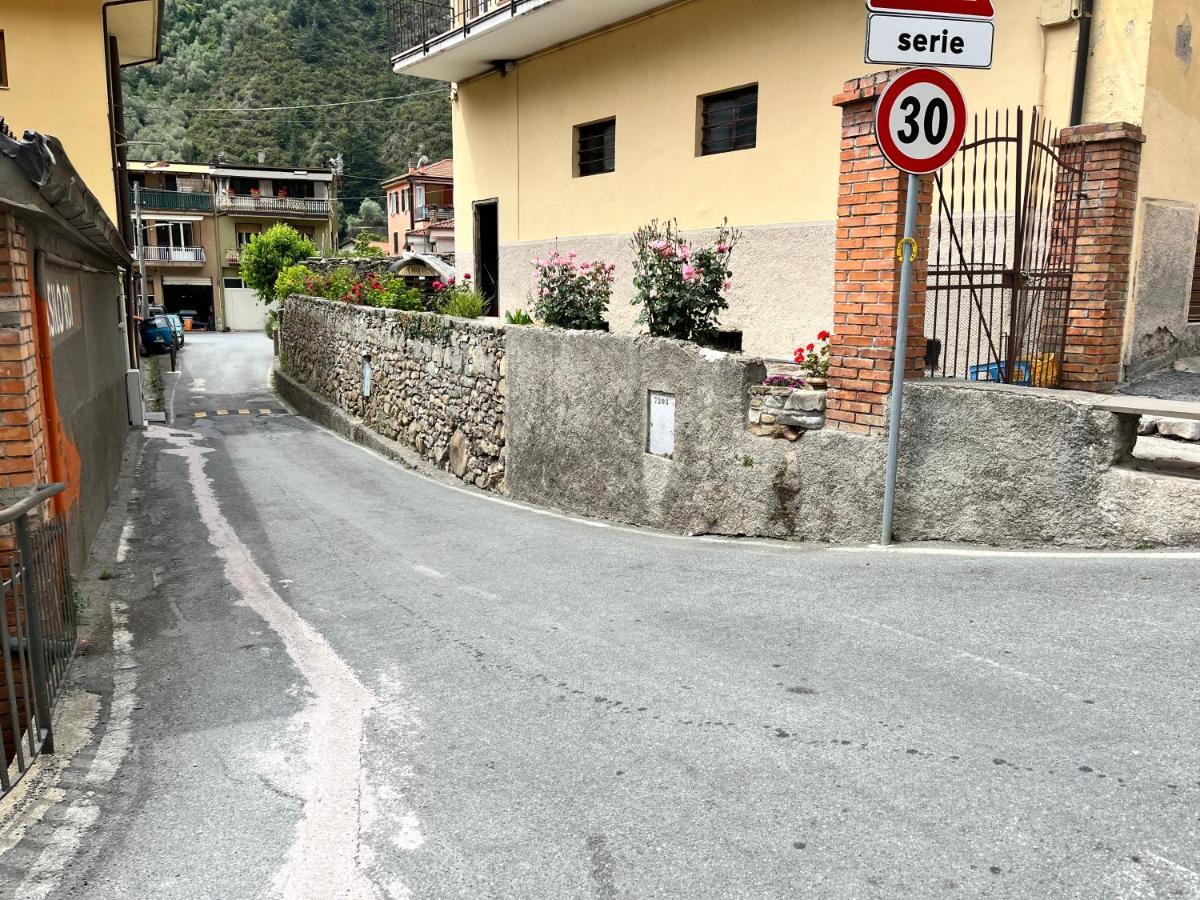 Alloggio U Sportegu Da E Monti A Giaia Badalucco Exterior photo